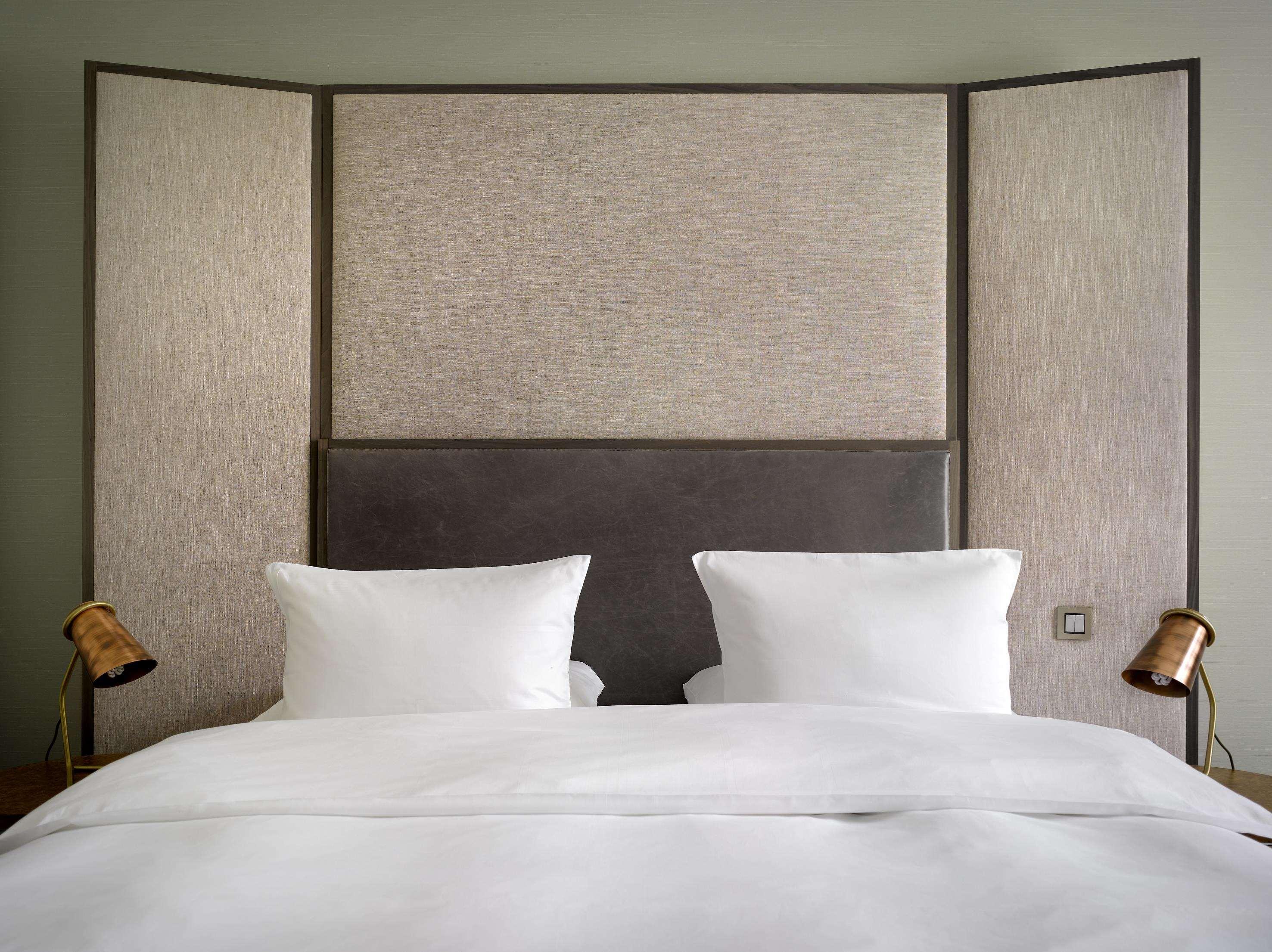The Emblem - Preferred & Hotel Praga